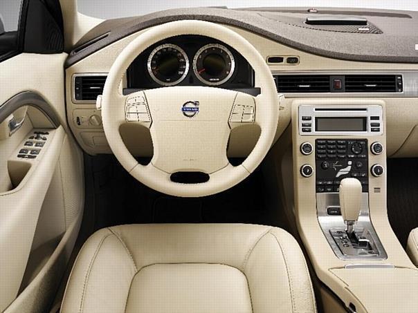 Volvo S80, Interior